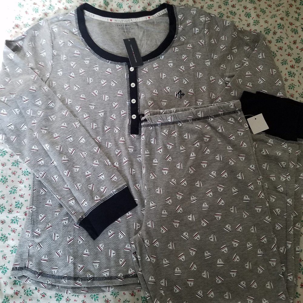 Tommy Hilfiger Gray with Hearts 2 Piece Set